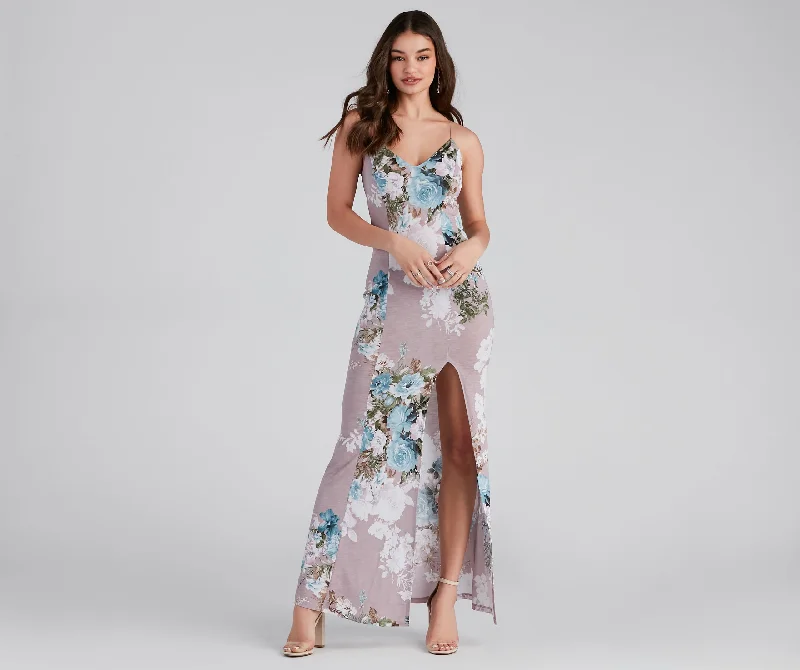 Blooming Floral Knit Maxi Dress